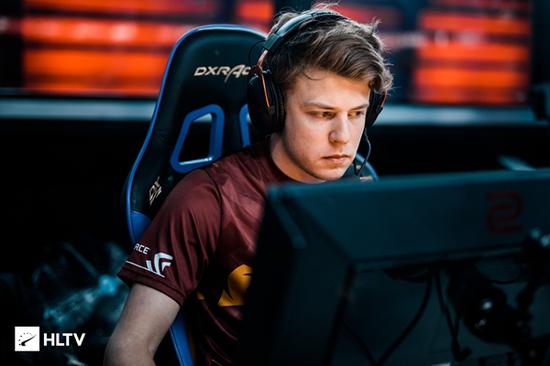 英雄联盟转会期白热化！DK公开招募教练，宁王冷少或重返舞台