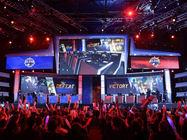 恭喜RW侠晋级2025王者荣耀世冠四分之一决赛！