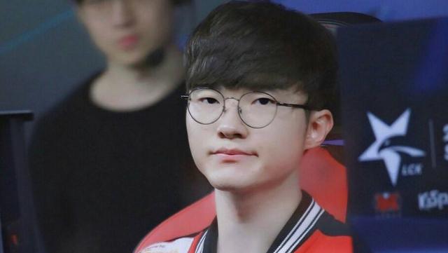 FoFo ：赛前有和Jiejie聊天，今天很顺利没被他抓到