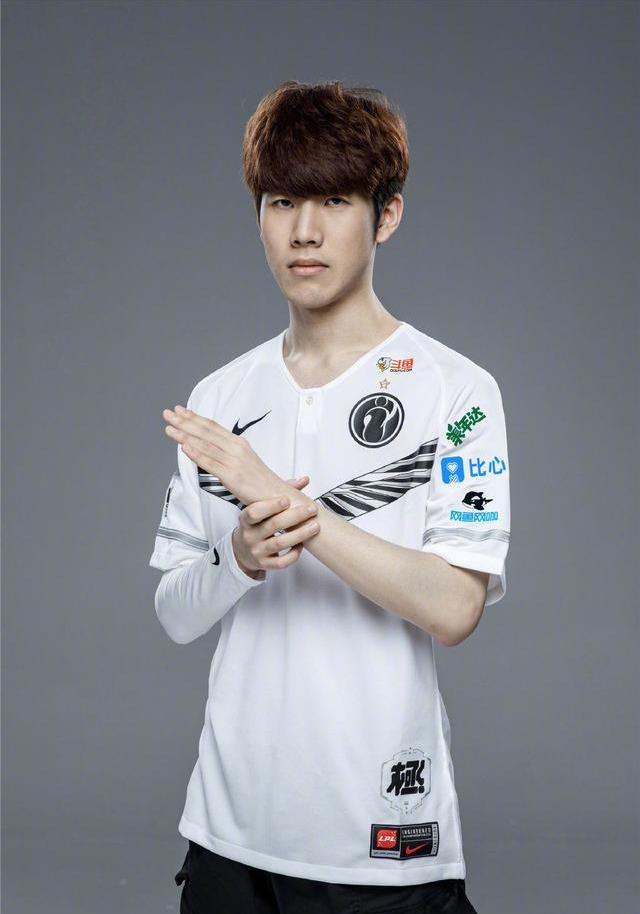 XYG完成KPL首秀，运营还是一大弱点，张大仙对战队成绩持佛系态度