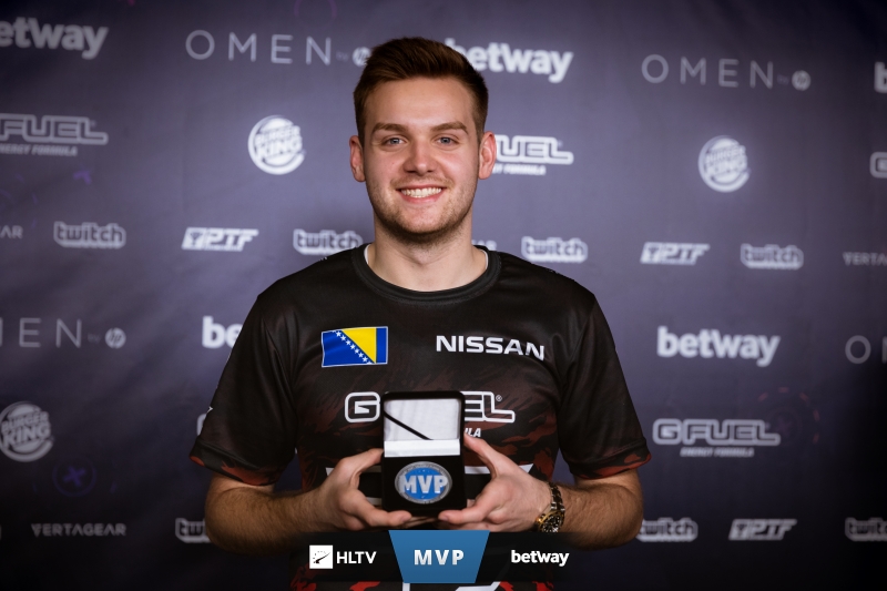 稳定发挥！jL 1.36 Rating帮助队伍取得决赛门票！